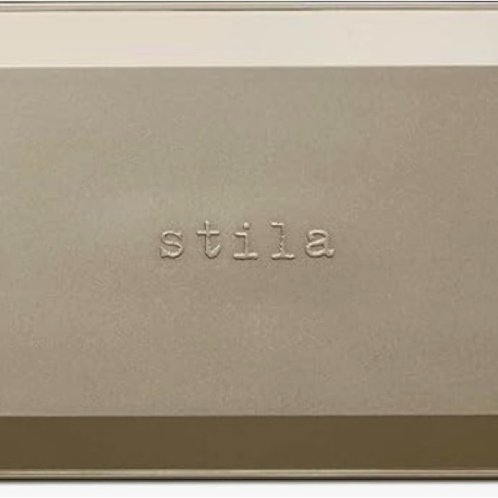 Stila Blue Realm Velvet Eyeshadow Palette-BRAND NEW, UNWORN, Never Used-no tags - Picture 3 of 6